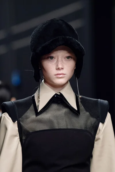 Look 12